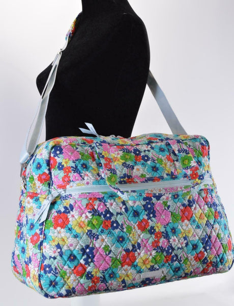 NEW Vera Bradley FAR OUT FLORAL Vibrant Cotton Medium Travel Weekender Bag