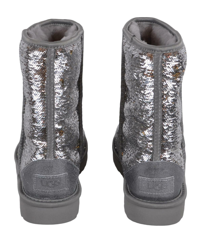UGG Classic Short Cosmos Sequin Boots 1103796 Women’s Size 8 M Silver & Gold